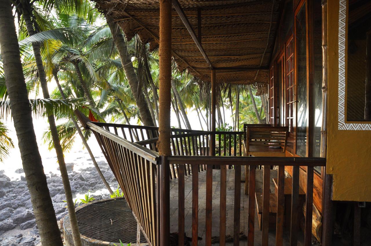 Belantara Beachfront Vengurla Bagian luar foto