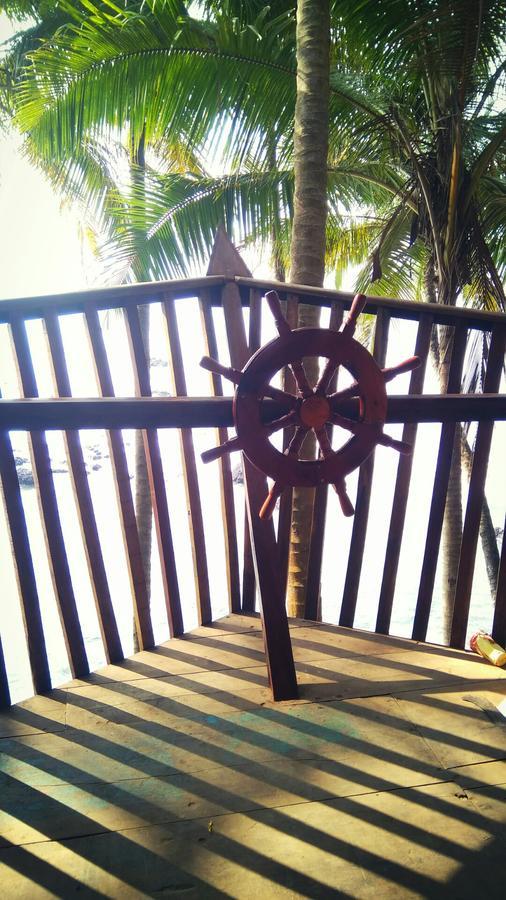 Belantara Beachfront Vengurla Bagian luar foto