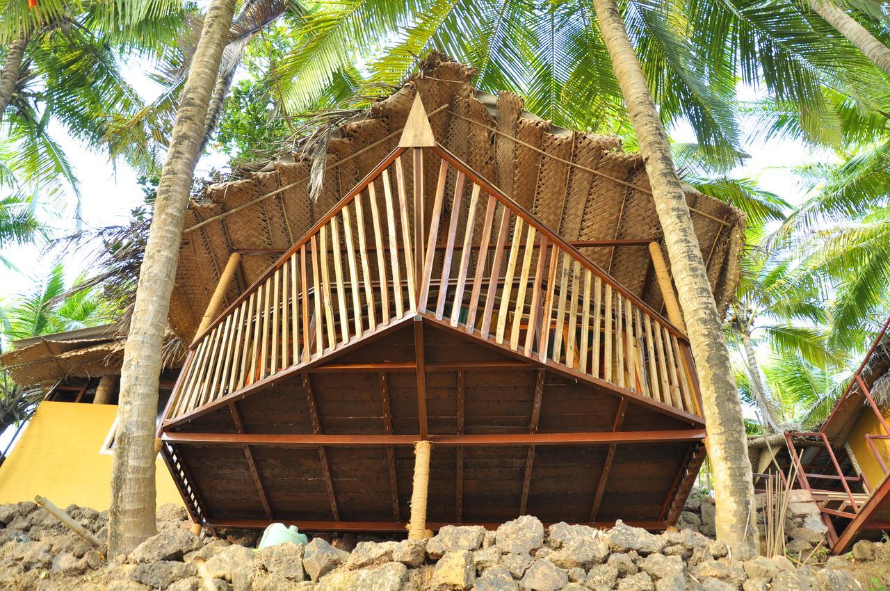Belantara Beachfront Vengurla Bagian luar foto